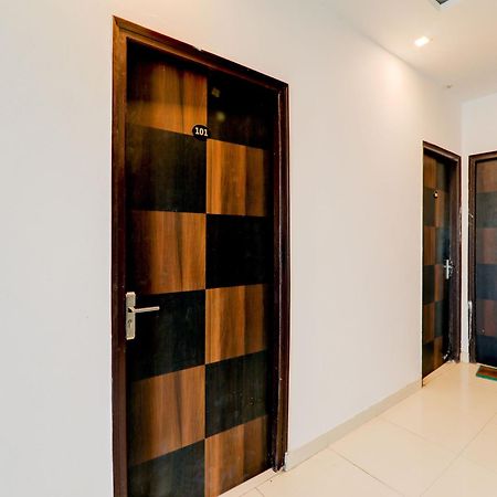 Super Collection O Kiara Guest House Lucknow Exteriör bild