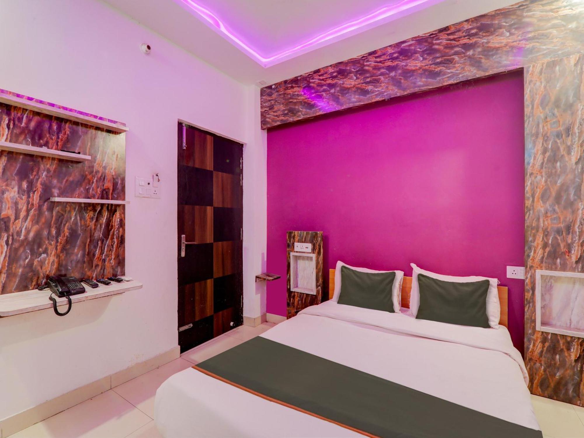 Super Collection O Kiara Guest House Lucknow Exteriör bild
